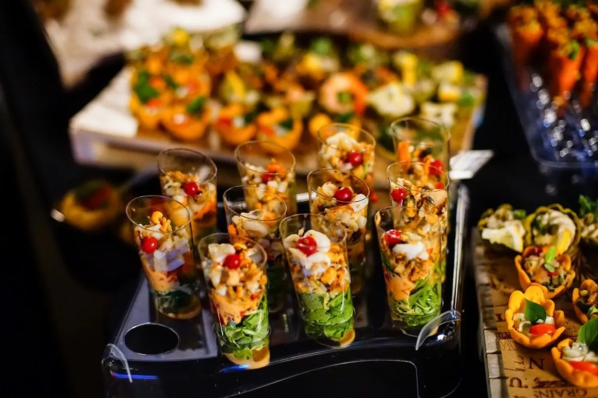 Angerichtetes Buffet